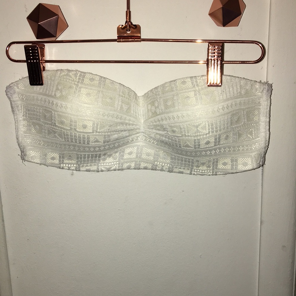 White Lacey Push-up Strapless Bra